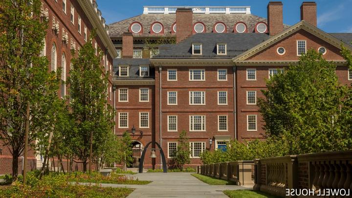 lowell_house_-_courtyard_1.jpg